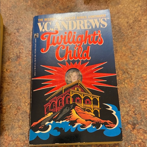 V.C. Andrews Book Collection - Picture 6 of 9